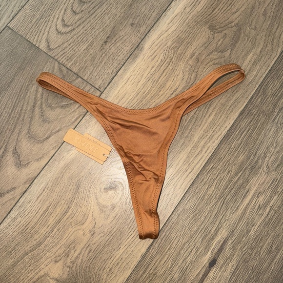 Skims Bikini Bottom Thong Almond XS - Picture 2 of 2